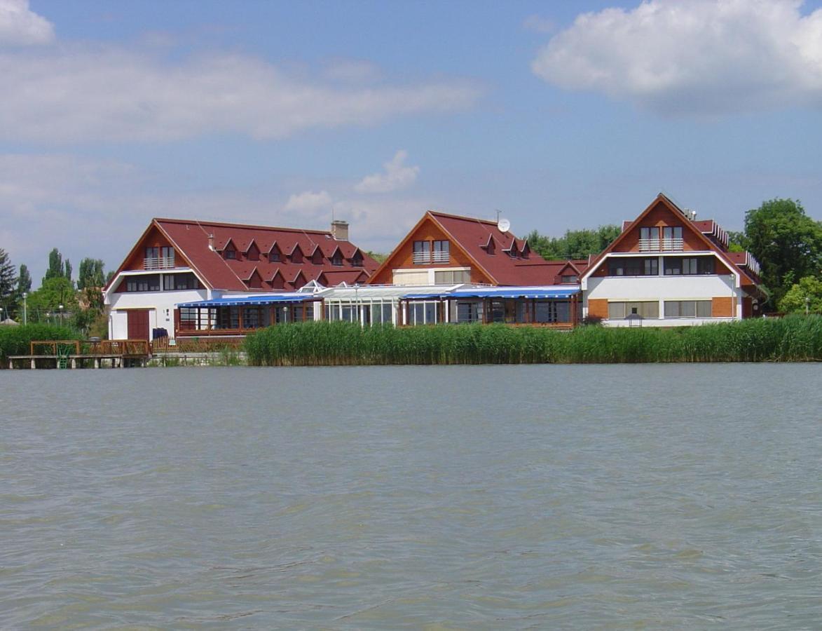 Hotel Juventus Веленце Екстериор снимка